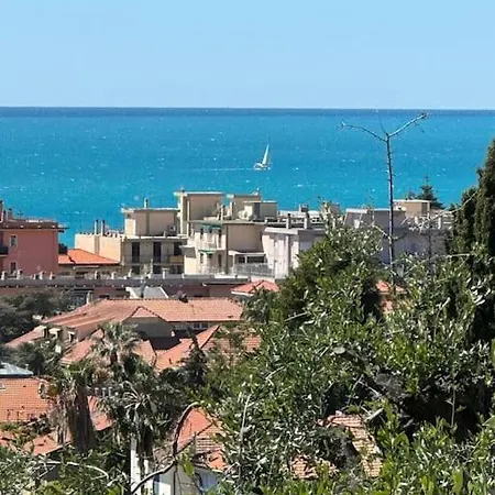 Elegante Vista Mare Villa *